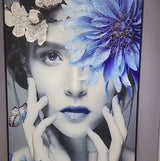 Blaue Frau aus Kristallporzellan